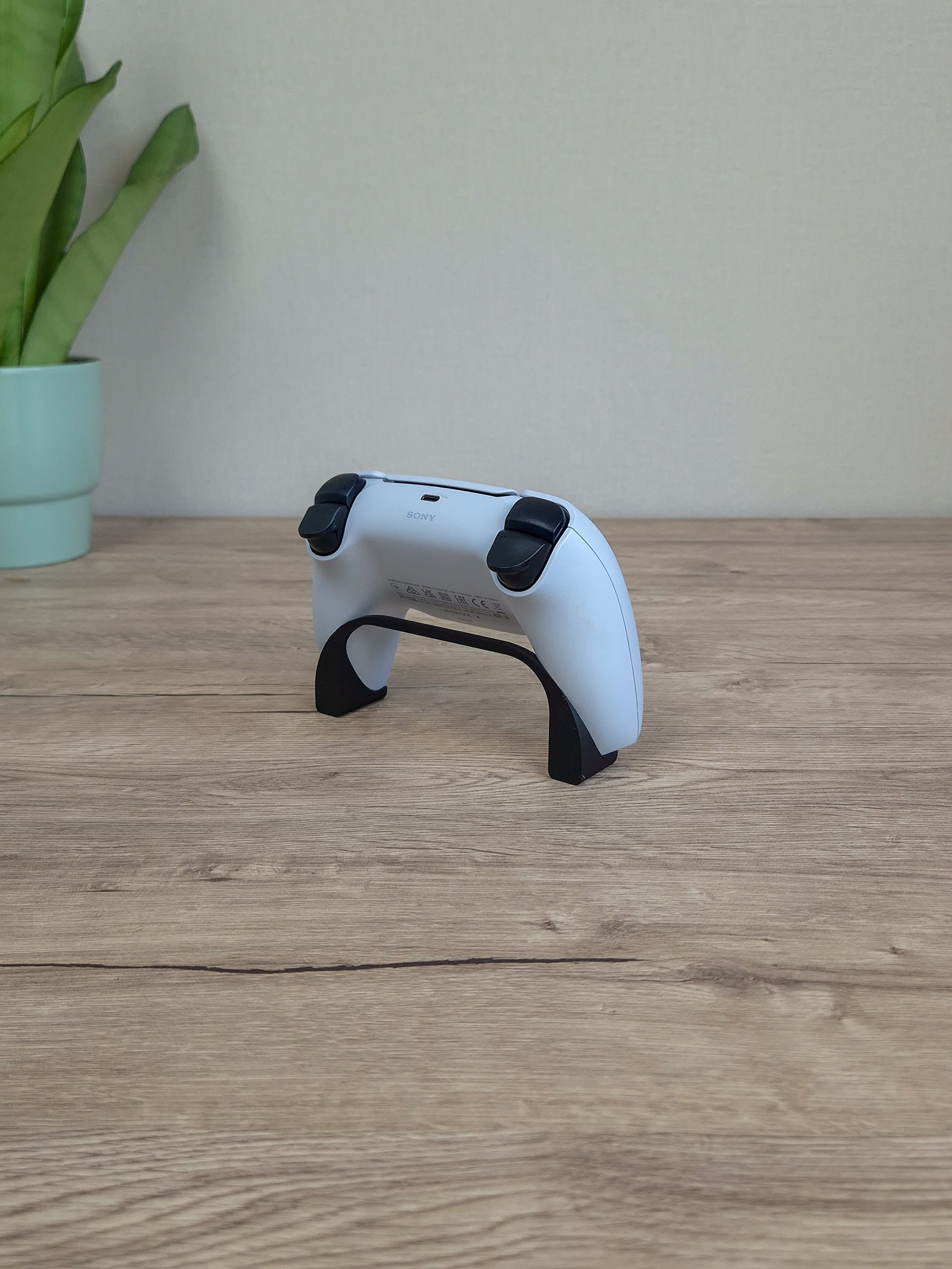 Invisible Controller Holder