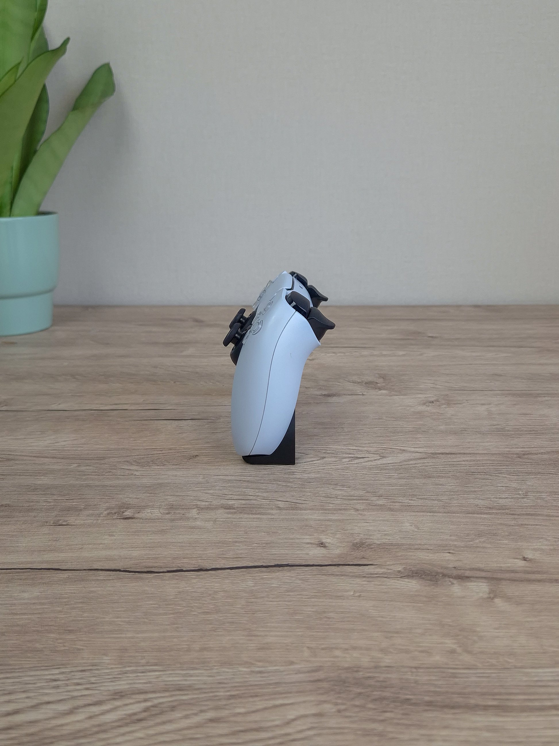 Invisible Controller Holder