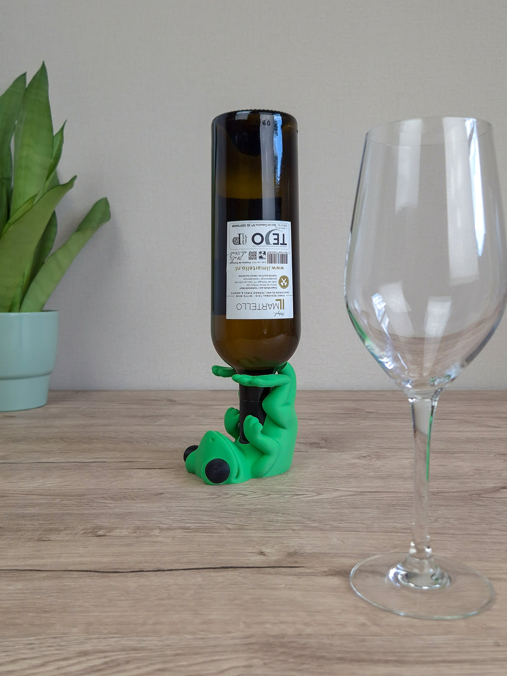 Gecko Wine Holder