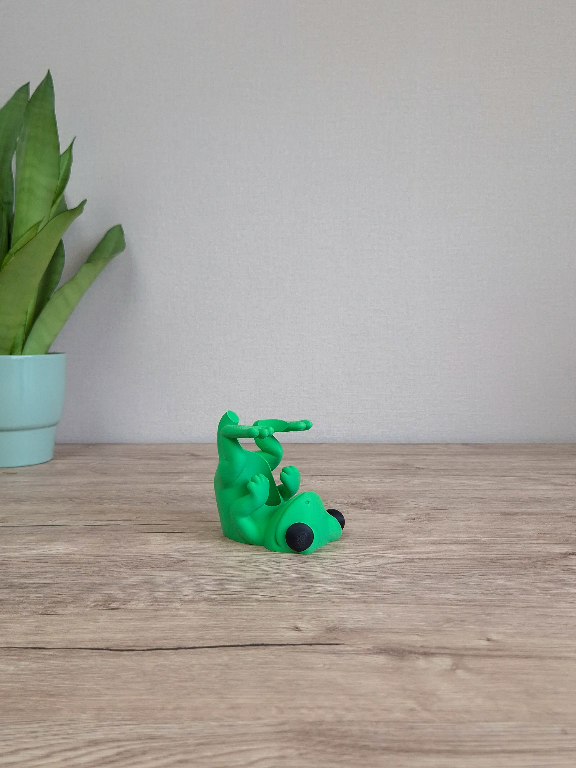 Gecko Wine Holder