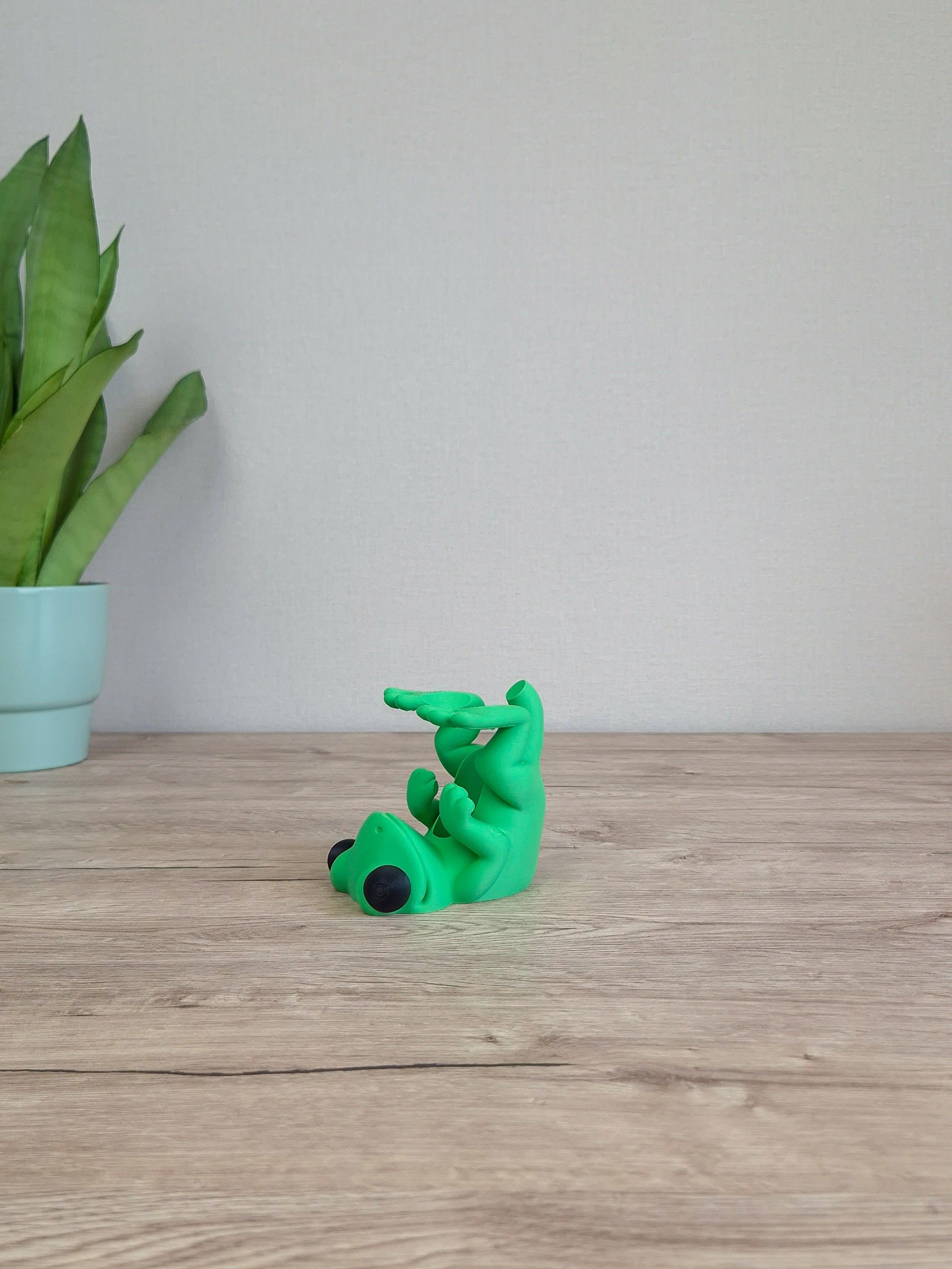 Gecko Wine Holder