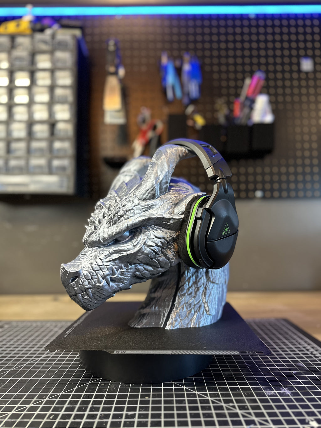 Dragon Headphone Stand