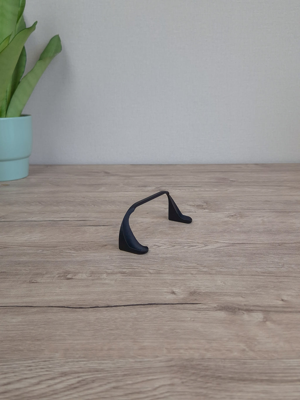 Invisible Controller Holder