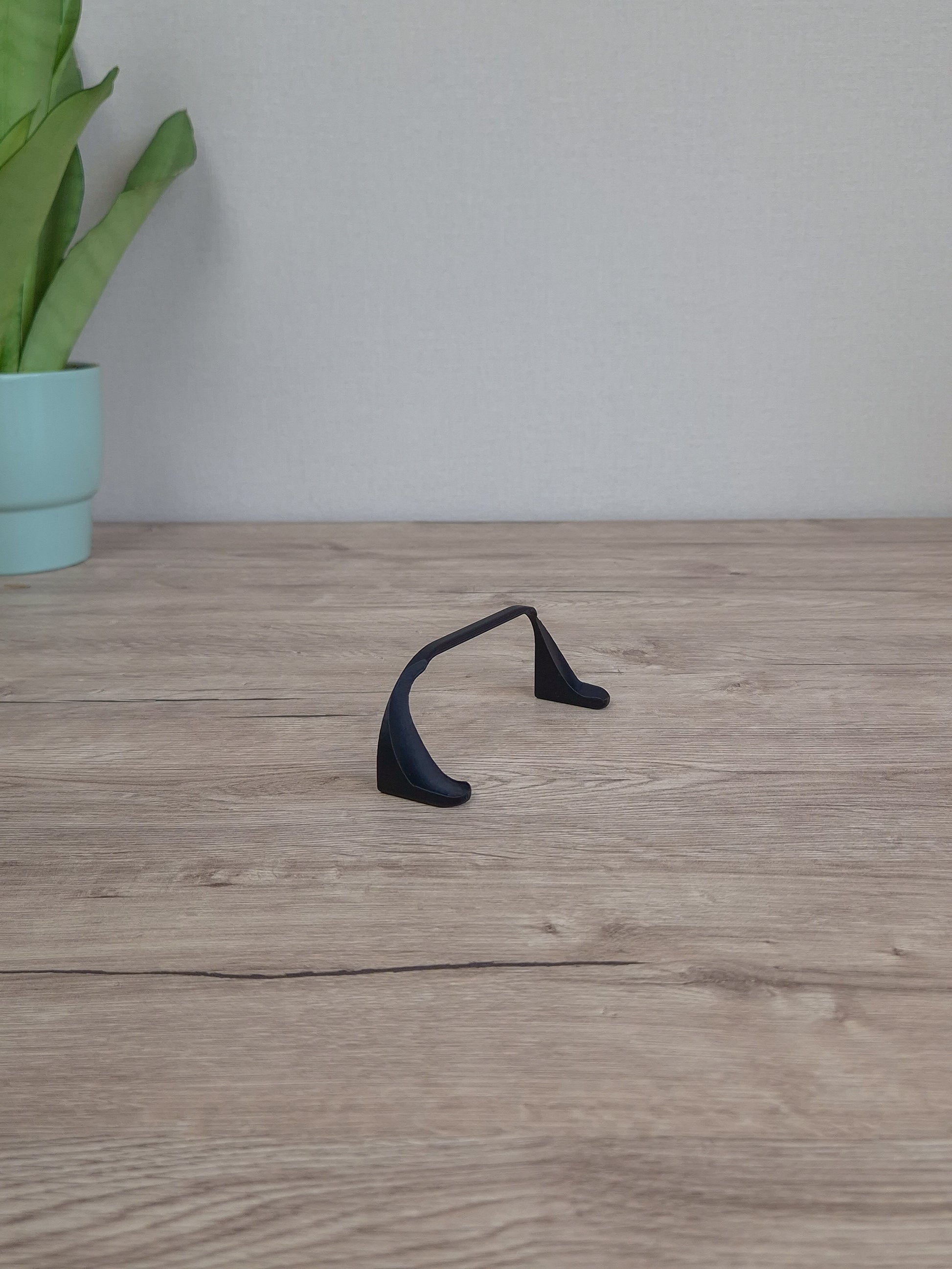 Invisible Controller Holder