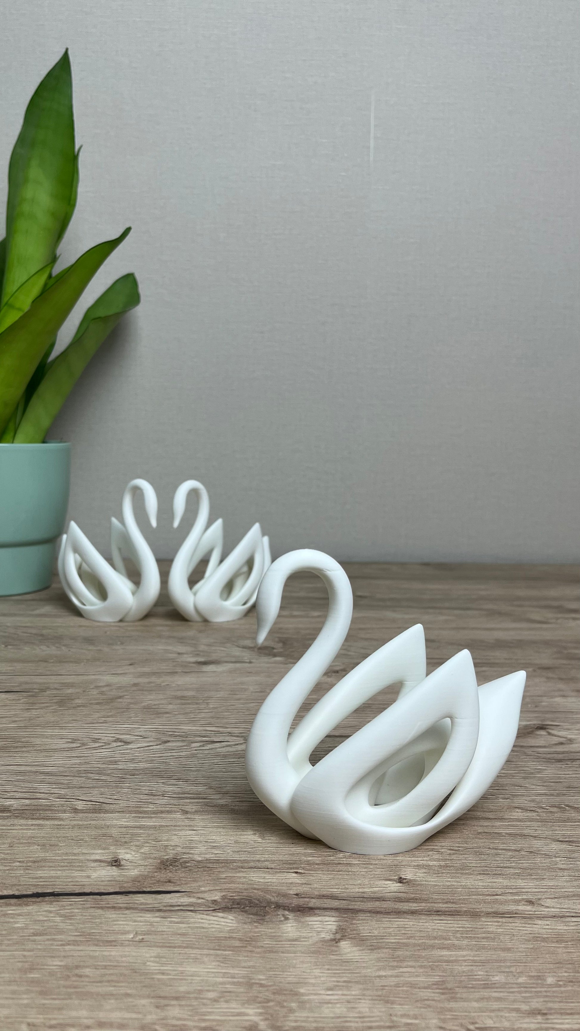 Swan Decor Piece