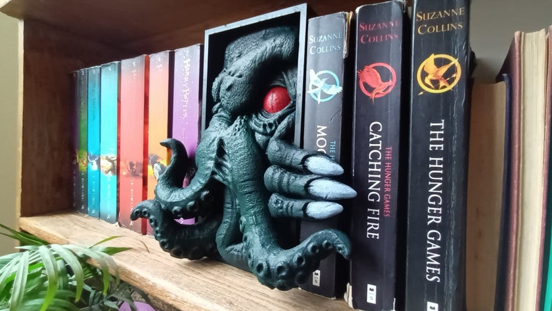 Cultist Book Nook